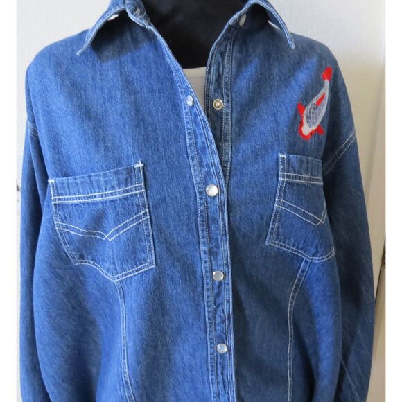 High Sierra Vintage 90's Women's Denim Shirt with Embroidered Koi Fish XL EUC - Picture 4 of 9